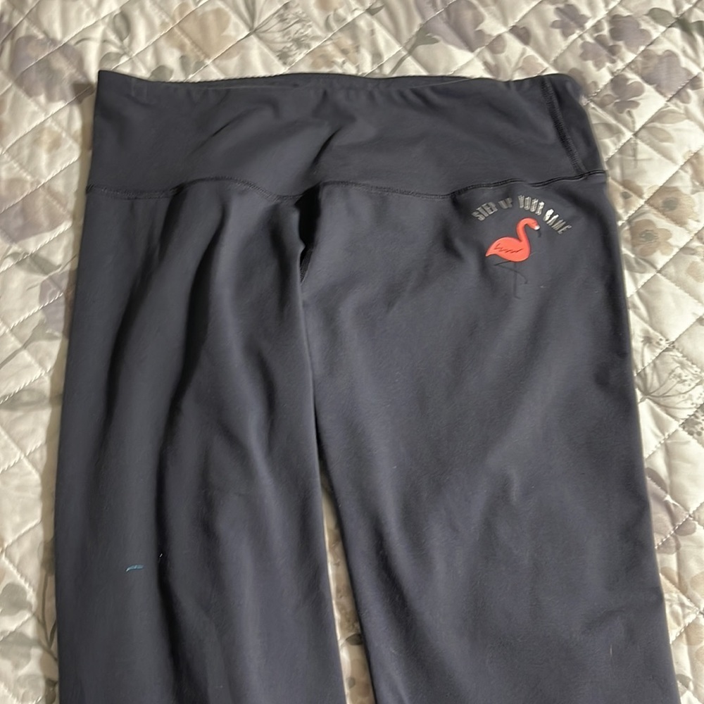 Cute gray Old Navy flamingo leggings xl - Picture 3 of 5